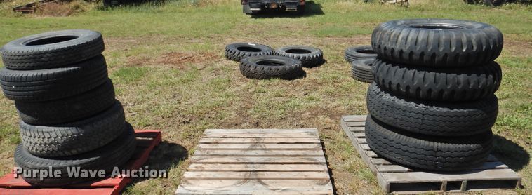 image for item JX9942 (9) tires