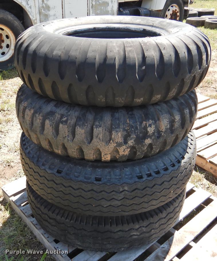 image for item JX9942 (9) tires