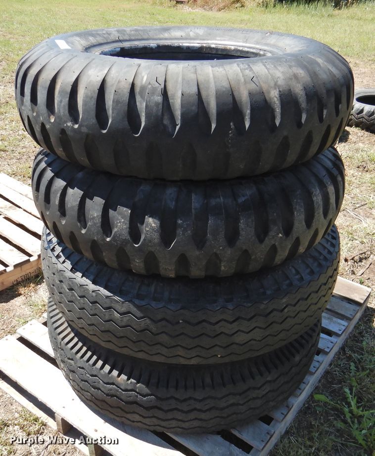 image for item JX9942 (9) tires
