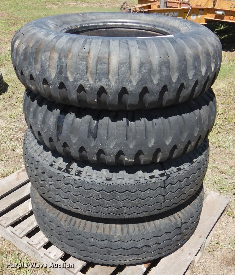 image for item JX9942 (9) tires