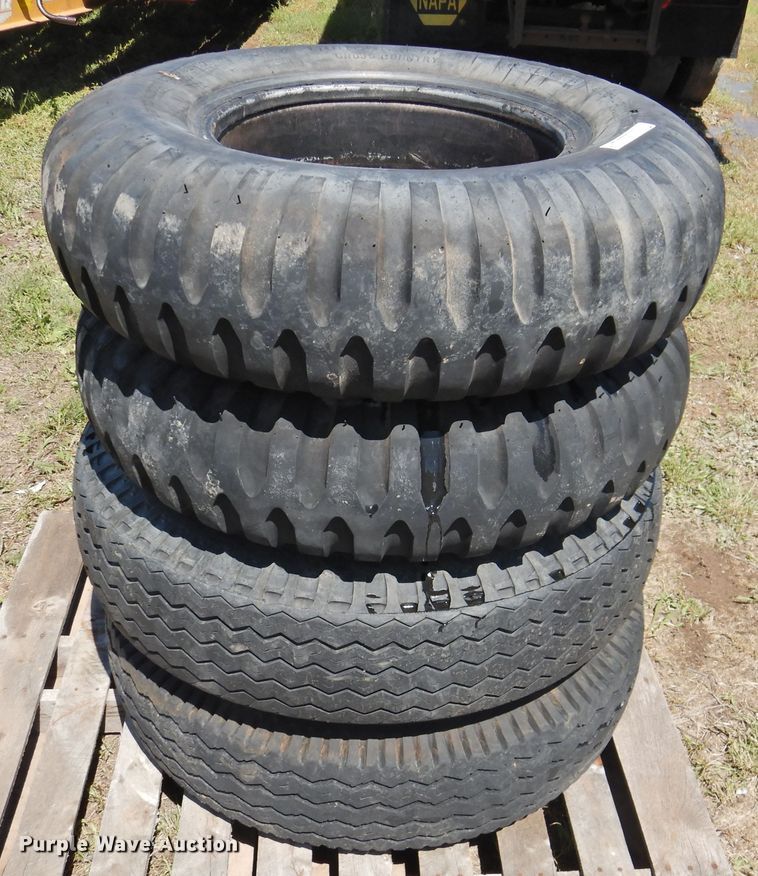 image for item JX9942 (9) tires