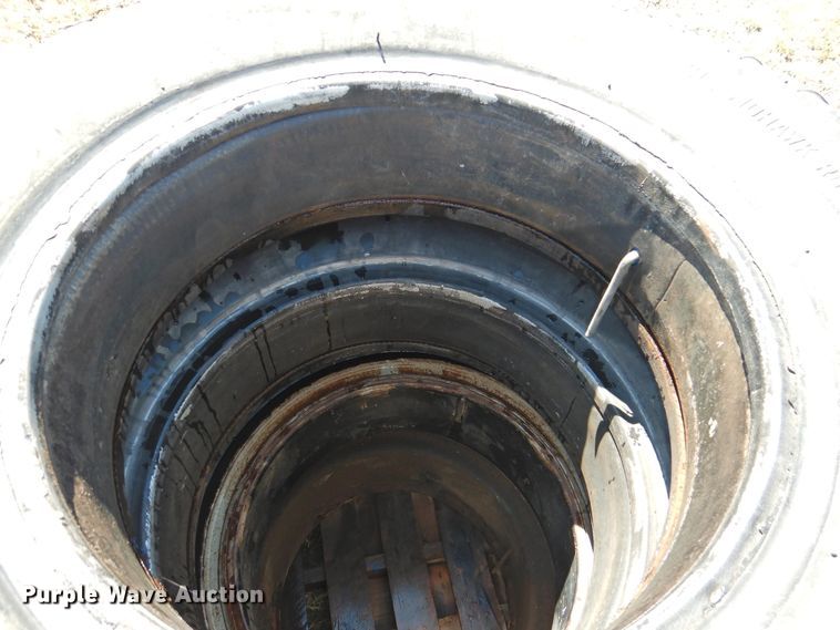 image for item JX9942 (9) tires