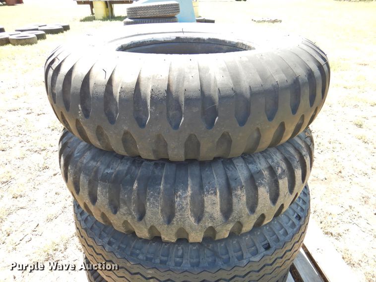image for item JX9942 (9) tires