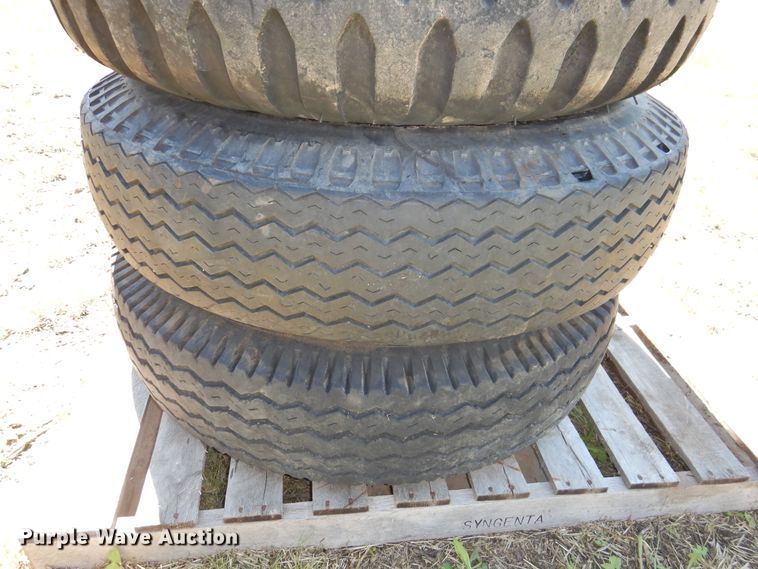 image for item JX9942 (9) tires