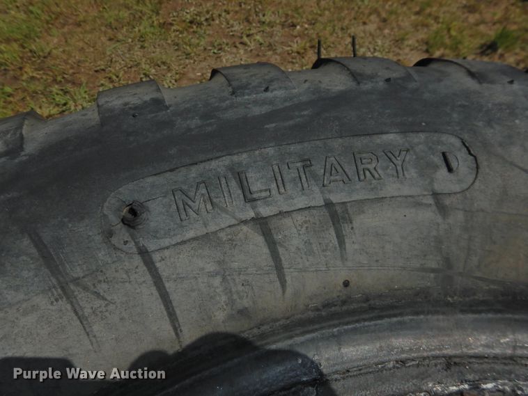 image for item JX9942 (9) tires