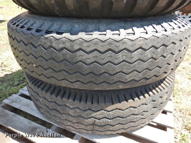 image for item JX9942 (9) tires