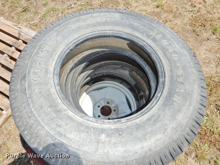 image for item JX9942 (9) tires