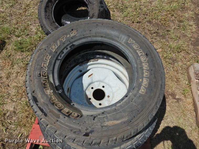 image for item JX9942 (9) tires