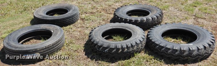 image for item JX9943 (5) tires