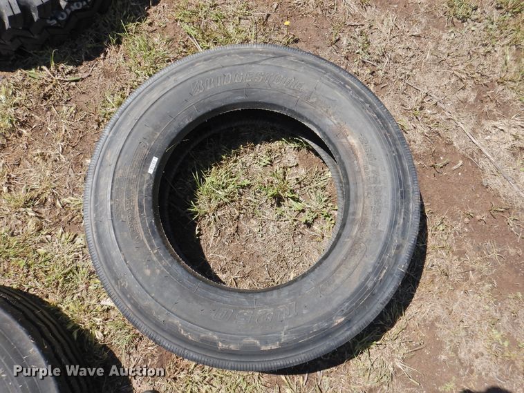 image for item JX9943 (5) tires