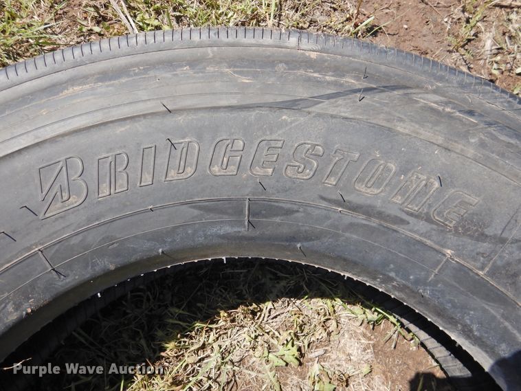 image for item JX9943 (5) tires
