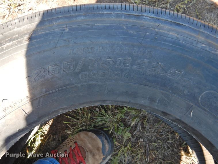 image for item JX9943 (5) tires