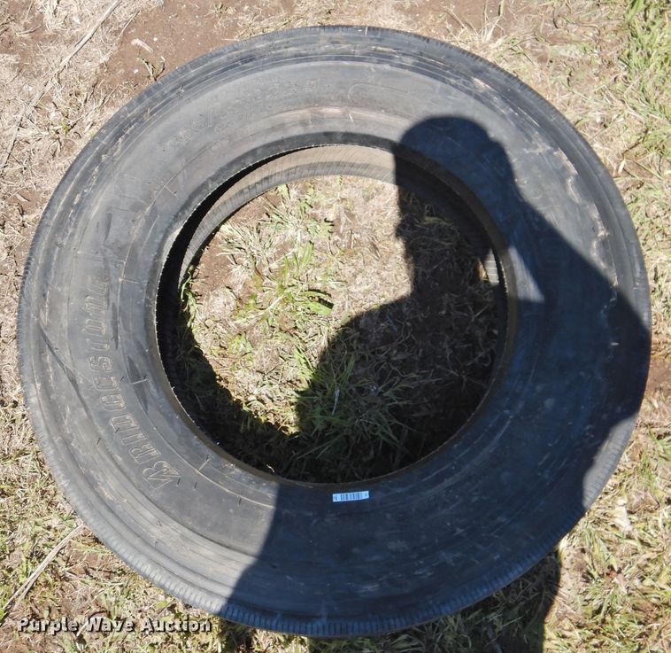 image for item JX9943 (5) tires