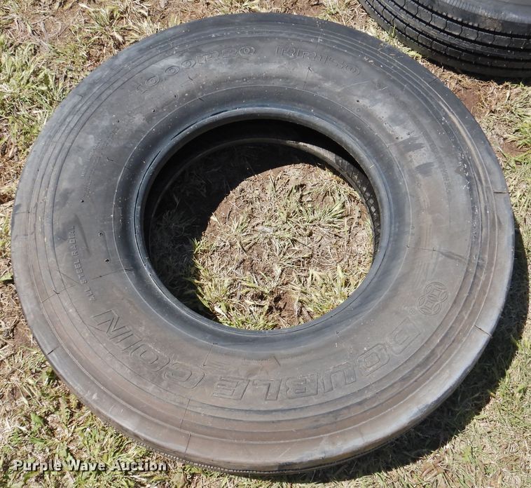 image for item JX9943 (5) tires