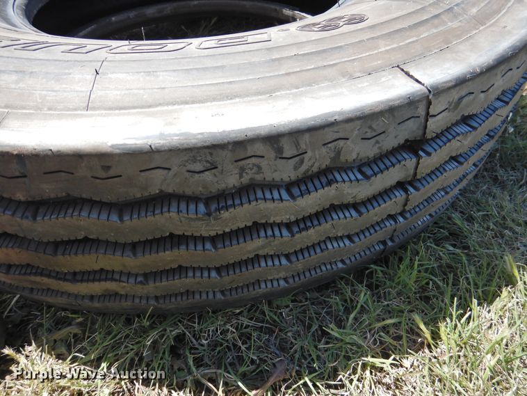 image for item JX9943 (5) tires