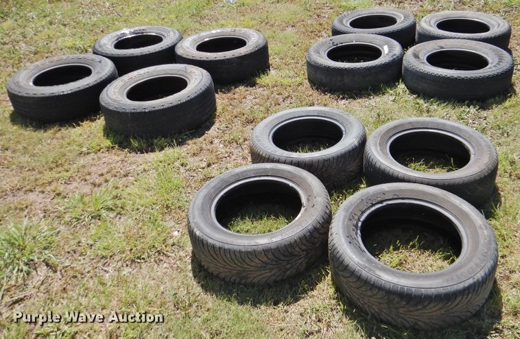 image for item JX9944 (12) tires