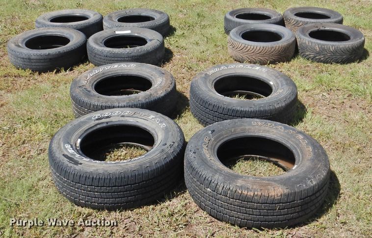 image for item JX9944 (12) tires
