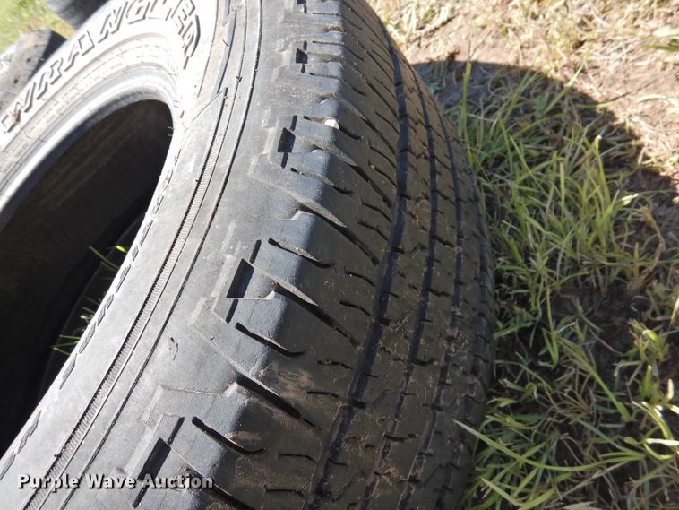 image for item JX9944 (12) tires