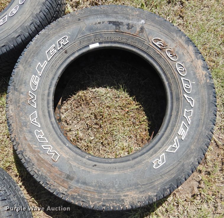 image for item JX9944 (12) tires