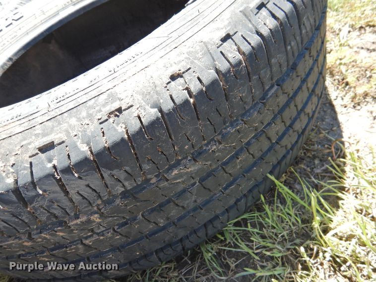 image for item JX9944 (12) tires