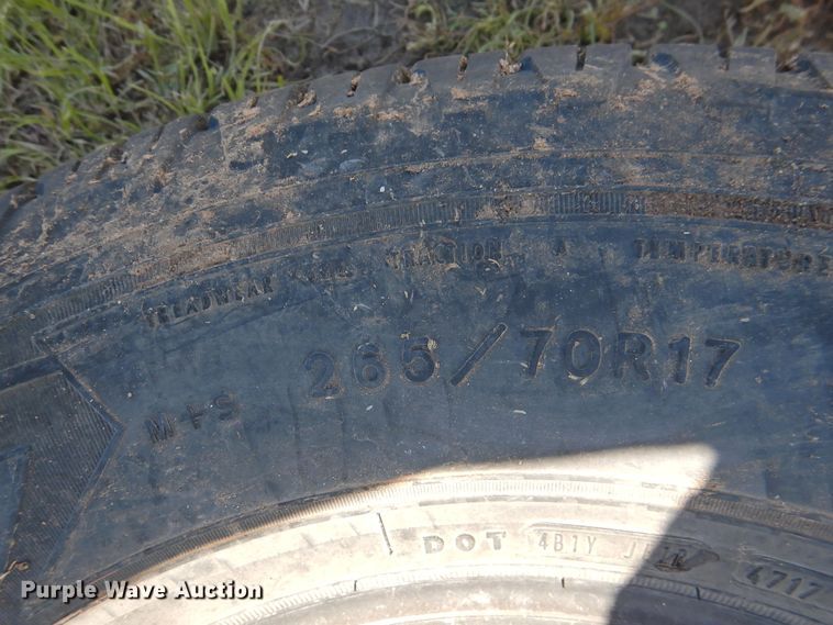 image for item JX9944 (12) tires
