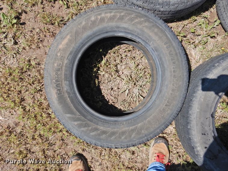 image for item JX9944 (12) tires