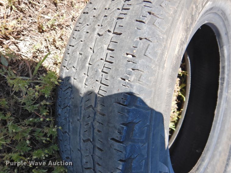 image for item JX9944 (12) tires