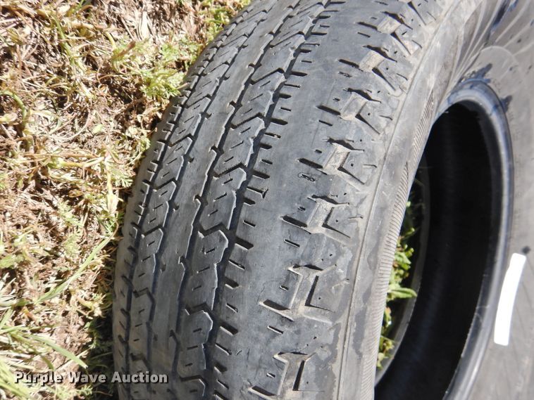 image for item JX9944 (12) tires