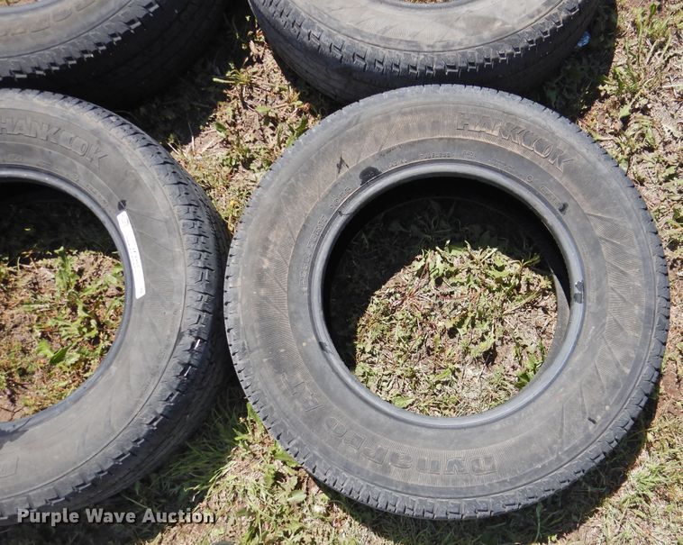 image for item JX9944 (12) tires