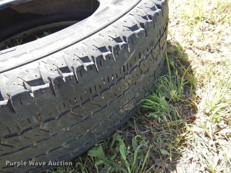 image for item JX9944 (12) tires