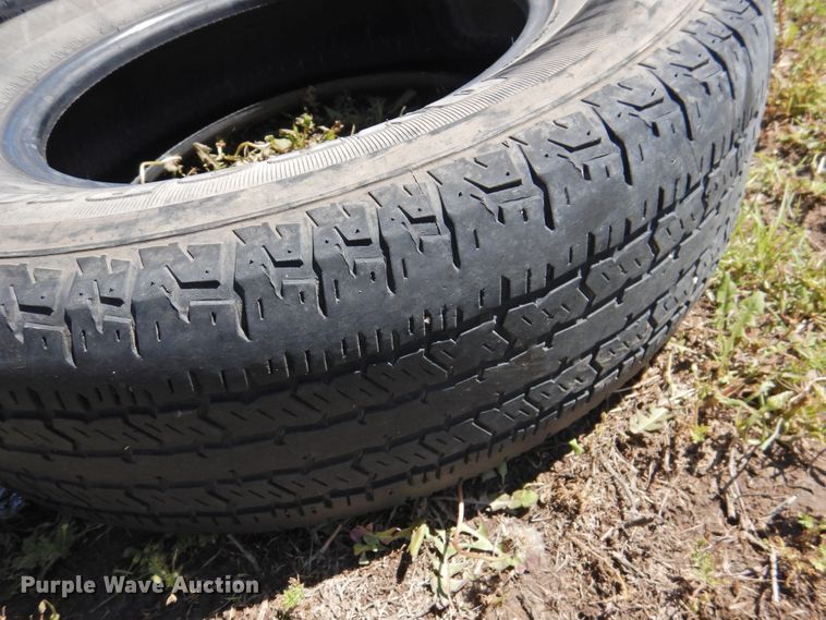 image for item JX9944 (12) tires