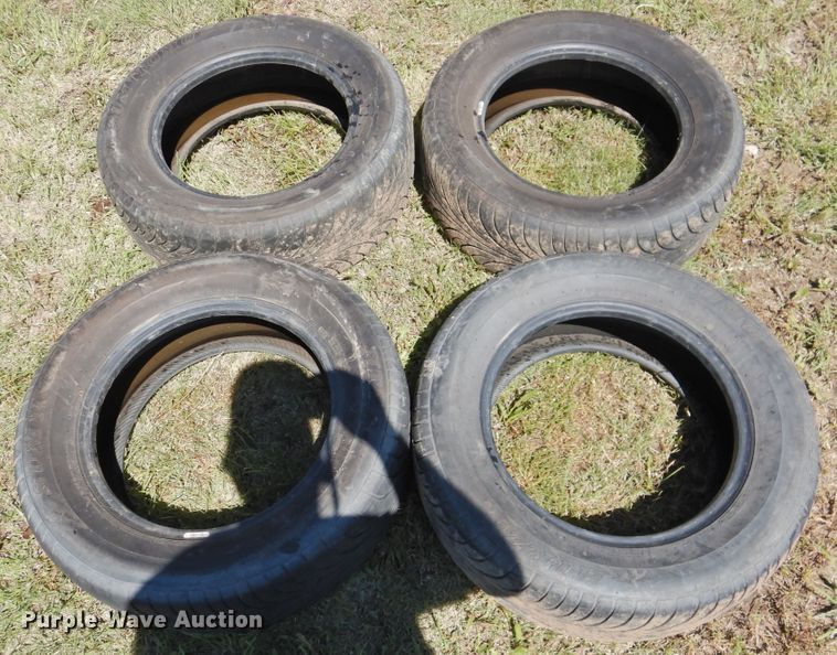 image for item JX9944 (12) tires