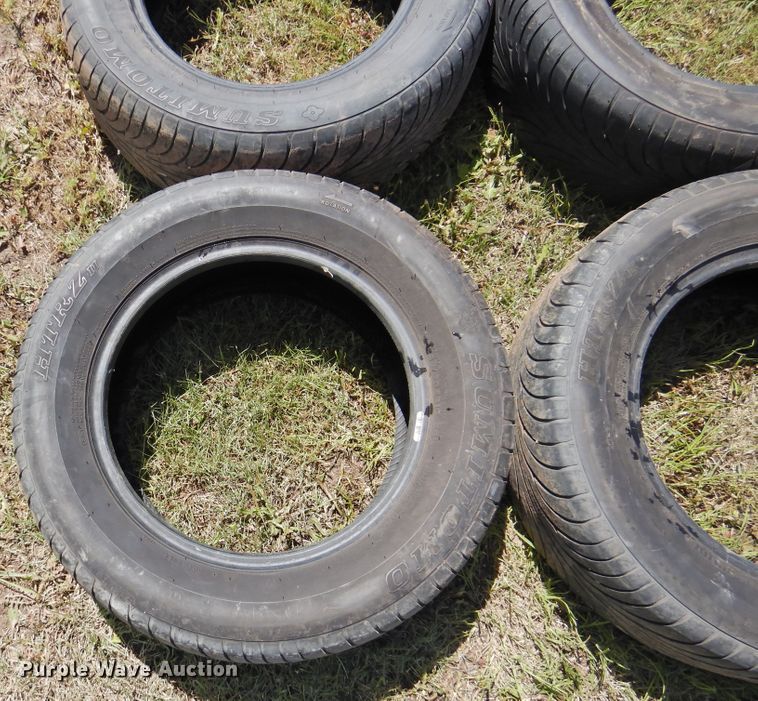 image for item JX9944 (12) tires