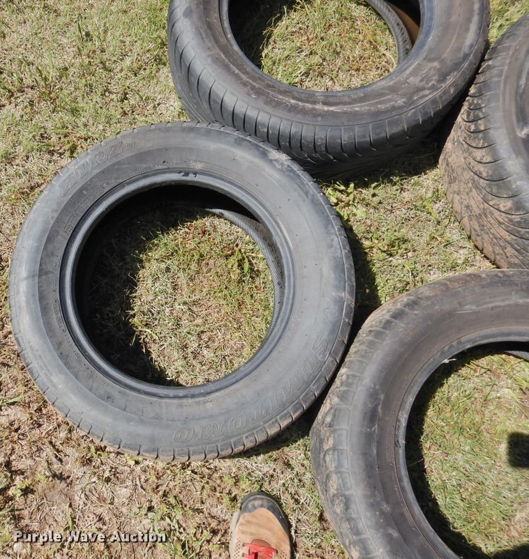 image for item JX9944 (12) tires