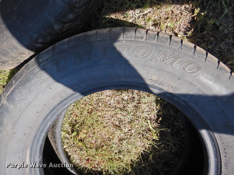 image for item JX9944 (12) tires