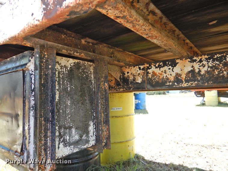 image for item JX9949 Flatbed