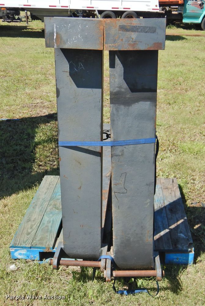 image for item JX9953 8'L forks