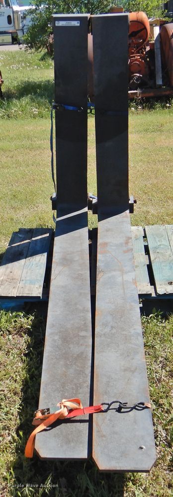 image for item JX9953 8'L forks