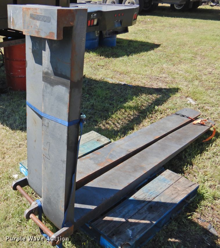 image for item JX9953 8'L forks