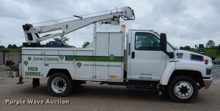 image for item JY9958 2005 GMC C5500  utility / service truck