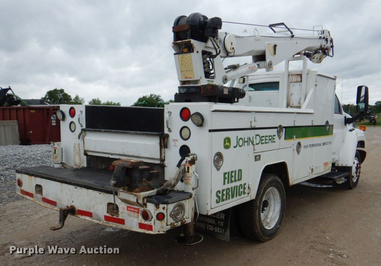 image for item JY9958 2005 GMC C5500  utility / service truck