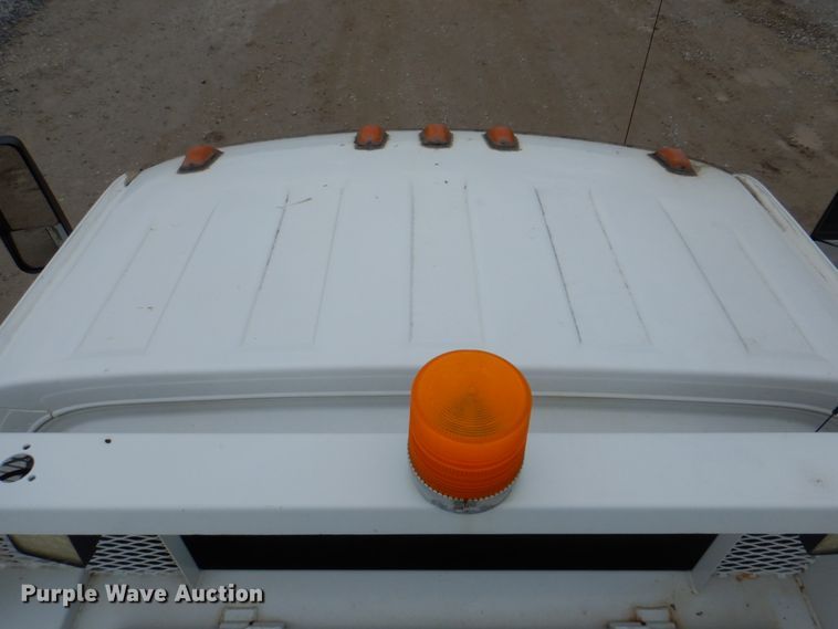 image for item JY9958 2005 GMC C5500  utility / service truck