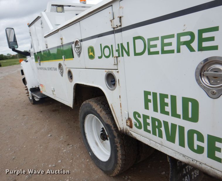 image for item JY9958 2005 GMC C5500  utility / service truck