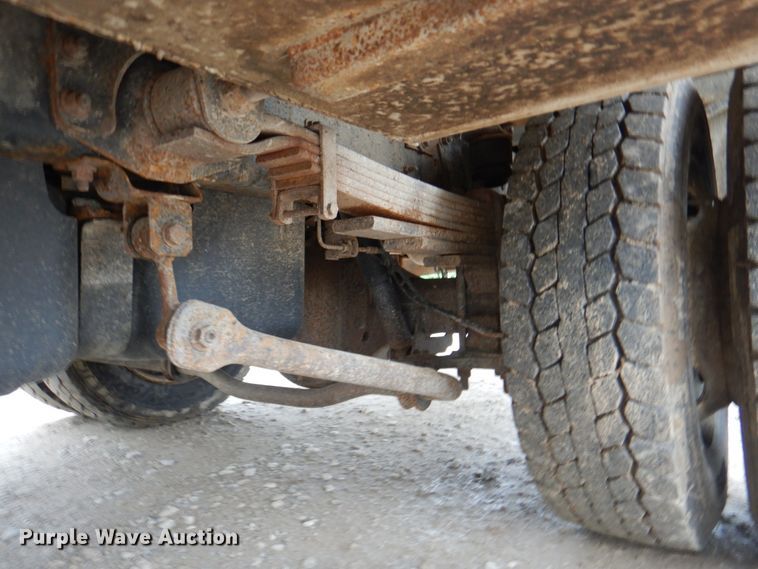 image for item JY9958 2005 GMC C5500  utility / service truck