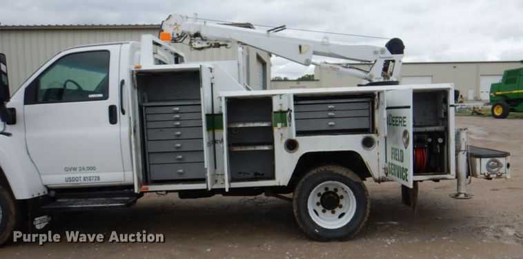 image for item JY9958 2005 GMC C5500  utility / service truck