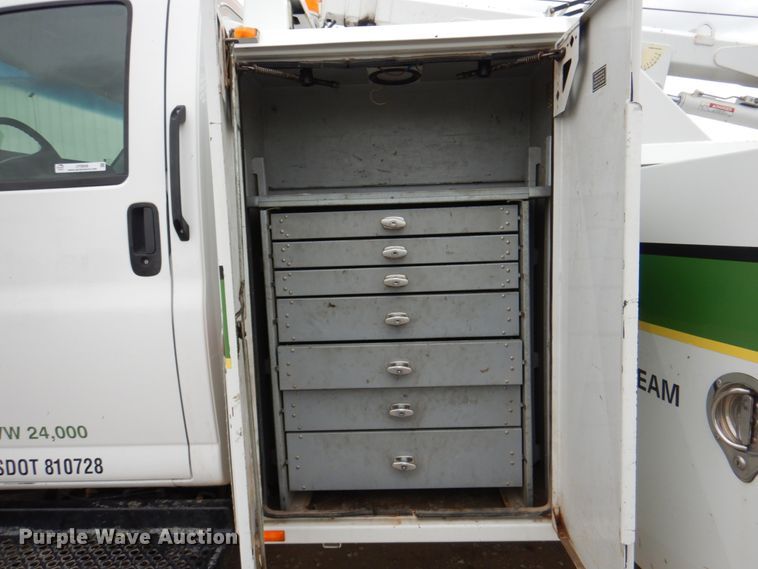 image for item JY9958 2005 GMC C5500  utility / service truck