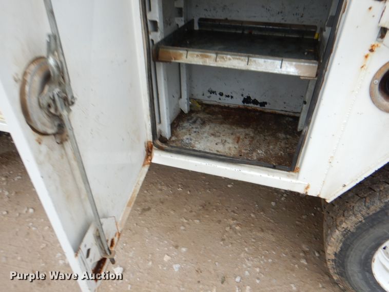 image for item JY9958 2005 GMC C5500  utility / service truck