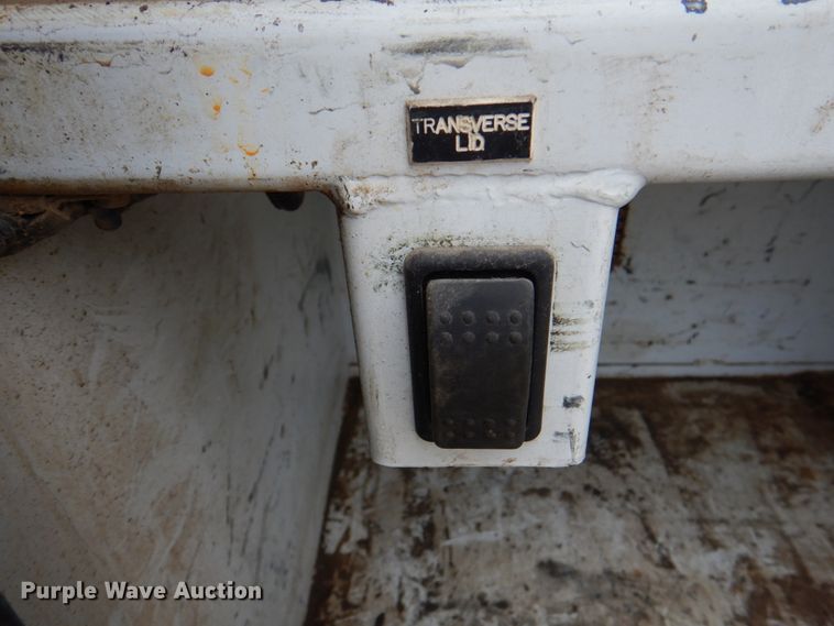 image for item JY9958 2005 GMC C5500  utility / service truck