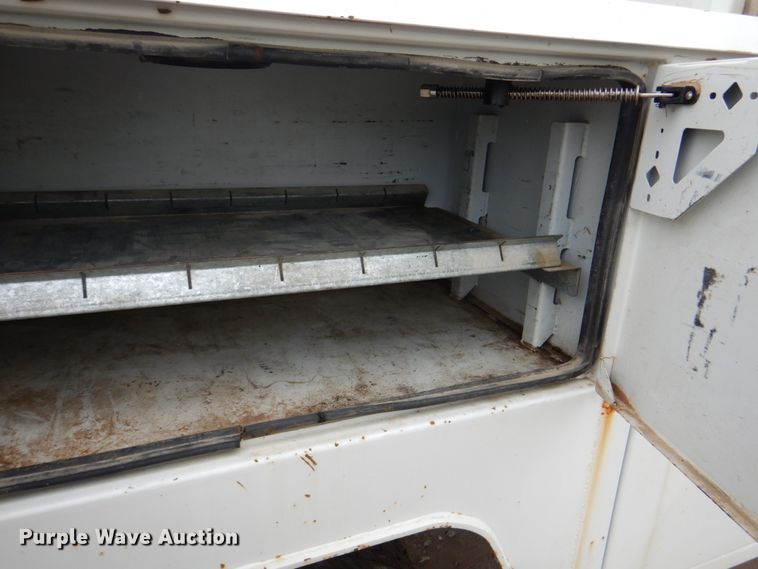 image for item JY9958 2005 GMC C5500  utility / service truck