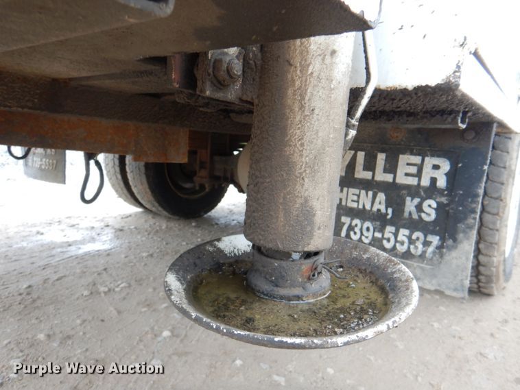 image for item JY9958 2005 GMC C5500  utility / service truck